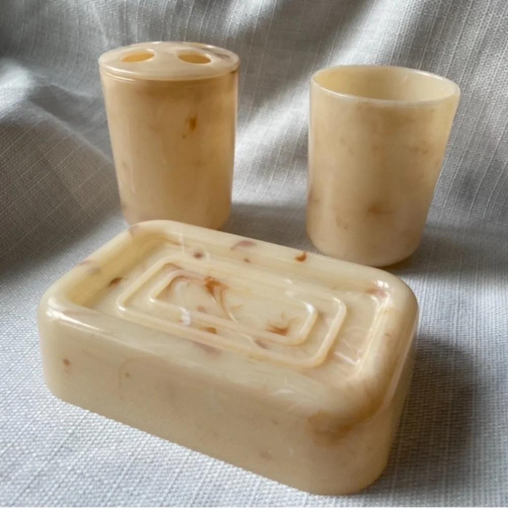 Vintage Marbleized Hard Plastic 3-Piece Bathroom Set!